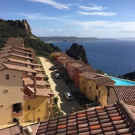Апартаменты A Window On The Sea